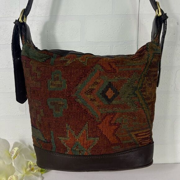 Womens Aztec Print Tapestry Shoulder Bag Size 10"x9" inches Tapestry - Picture 1 of 9